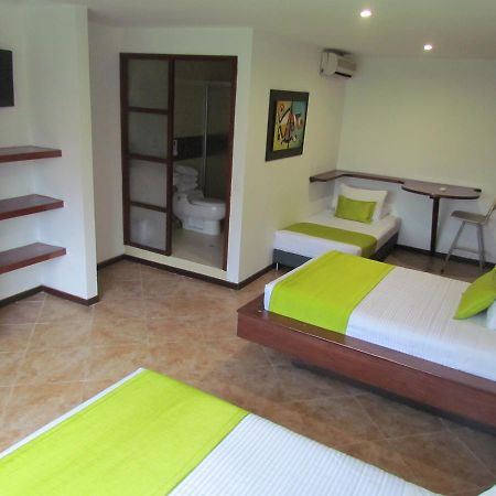 Hotel Plaza Mayor Медельїн Екстер'єр фото