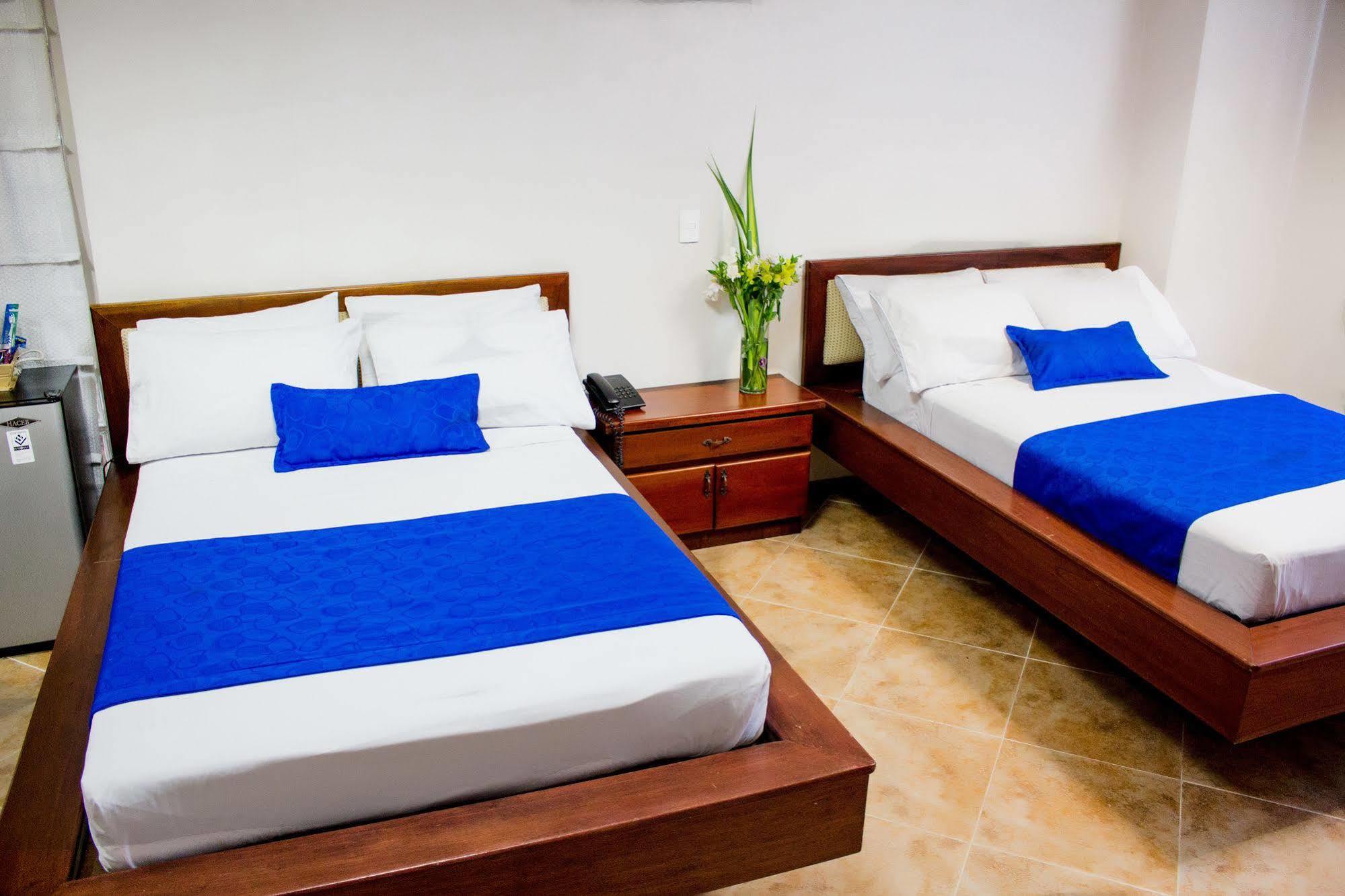Hotel Plaza Mayor Медельїн Екстер'єр фото